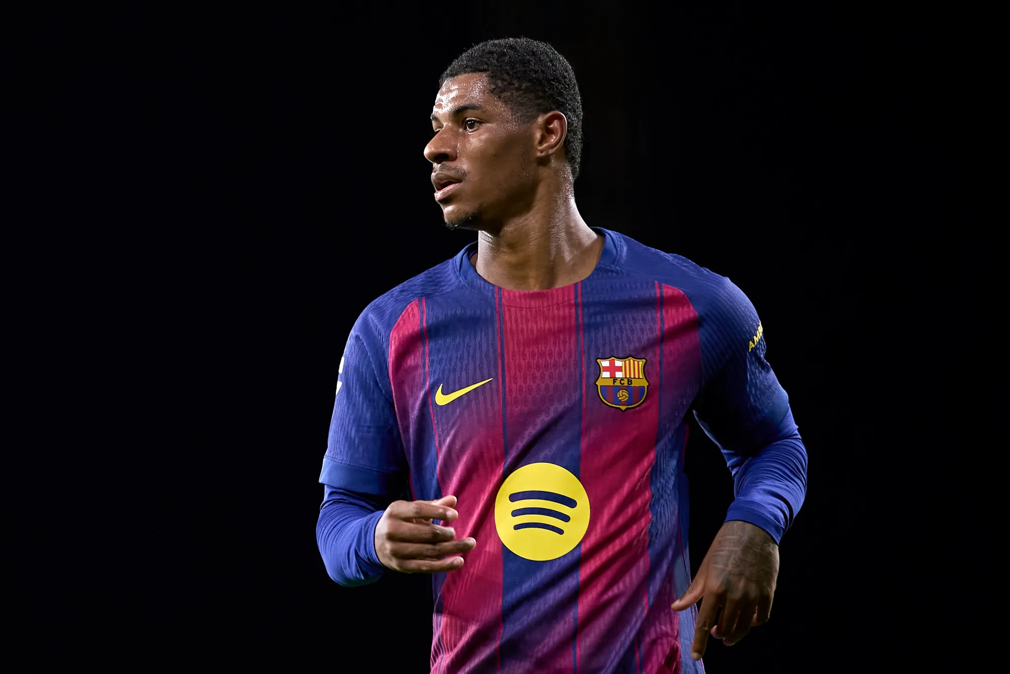 Altman 怒喷 OpenAI 唱衰者；小鹏发布新一代人形机器人 IRON；苹果支付 10 亿美金，新 Siri 将引入谷歌 Gemini｜极客早知道