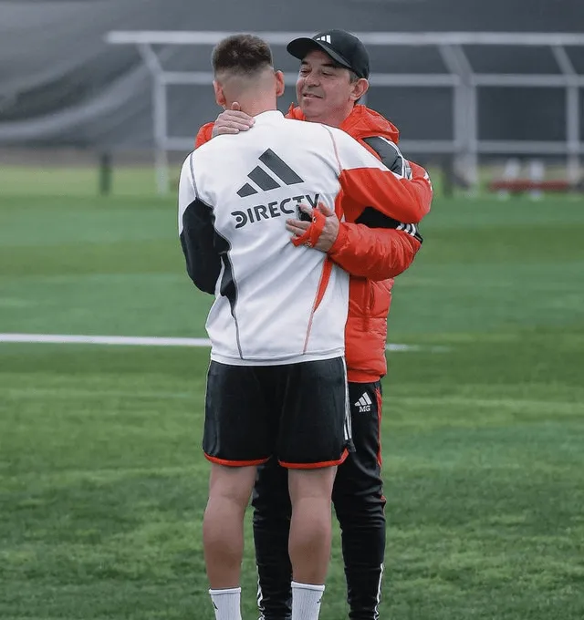 盾牌里面是one是什么app登录正版