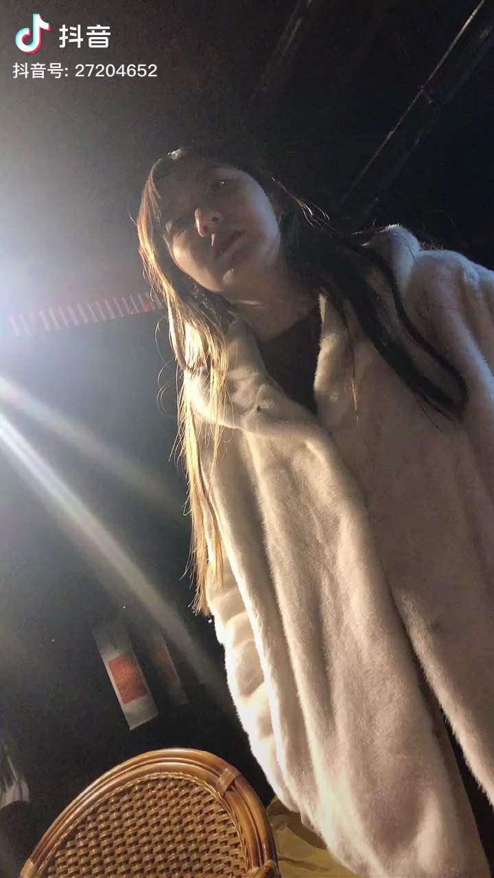 某音网红饽饽山小敏夫妻已经分手帝王级的享受没了饽饽山塌了