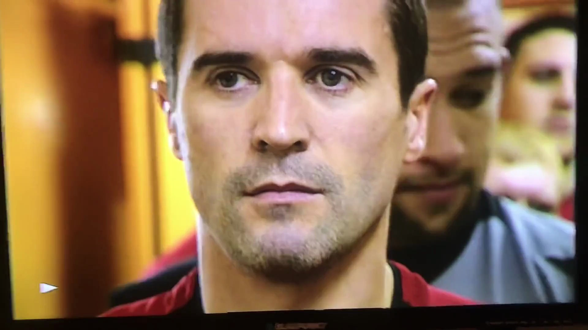 到底谁是老大基恩不等裁判就直接带球队上场