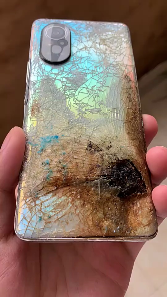 华为nova8从裤袋