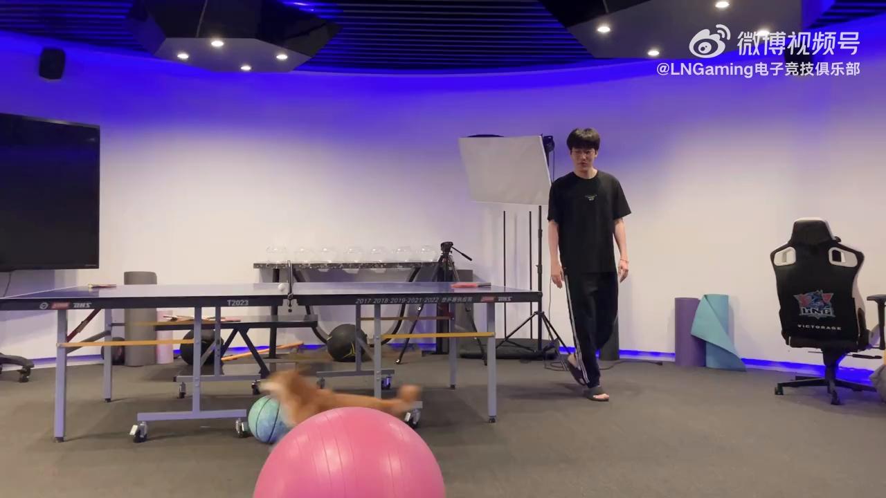 video-poster