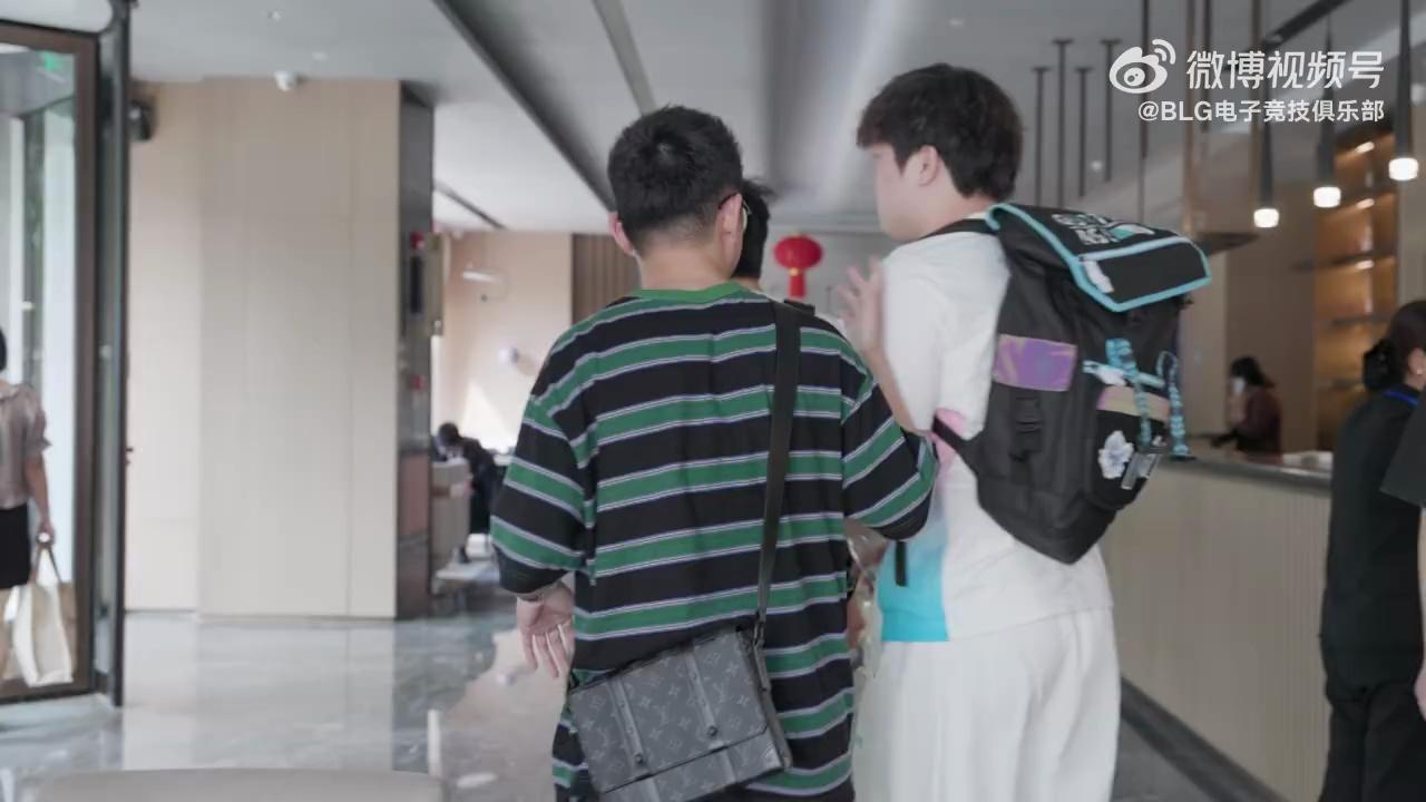 video-poster