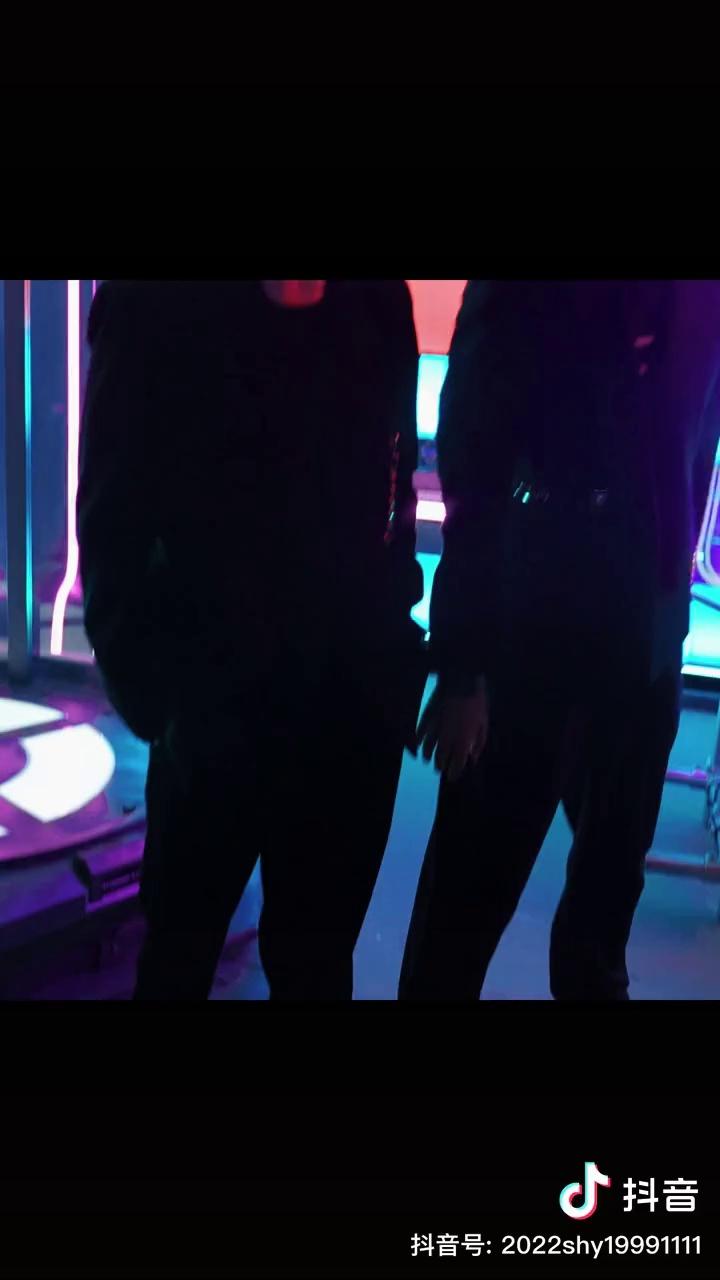 video-poster