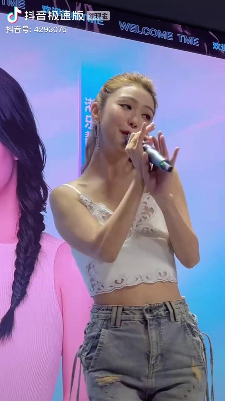 video-poster