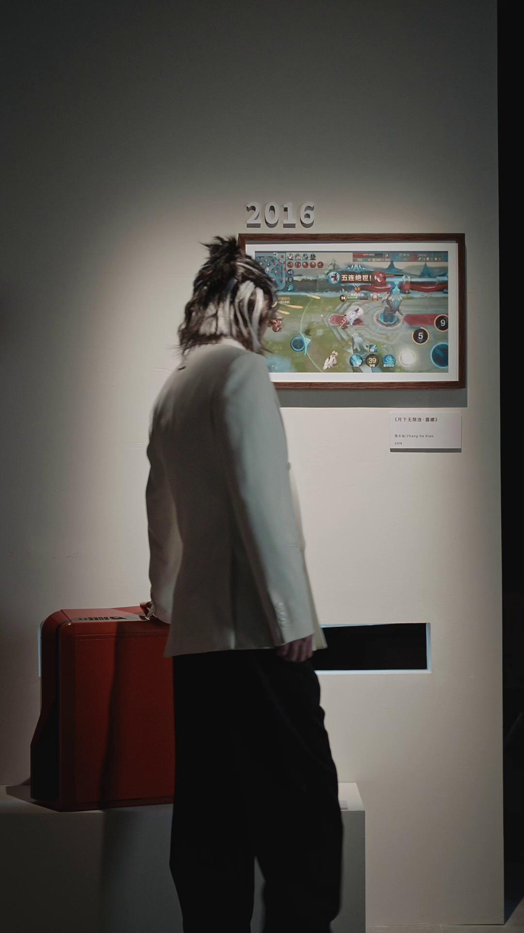 video-poster
