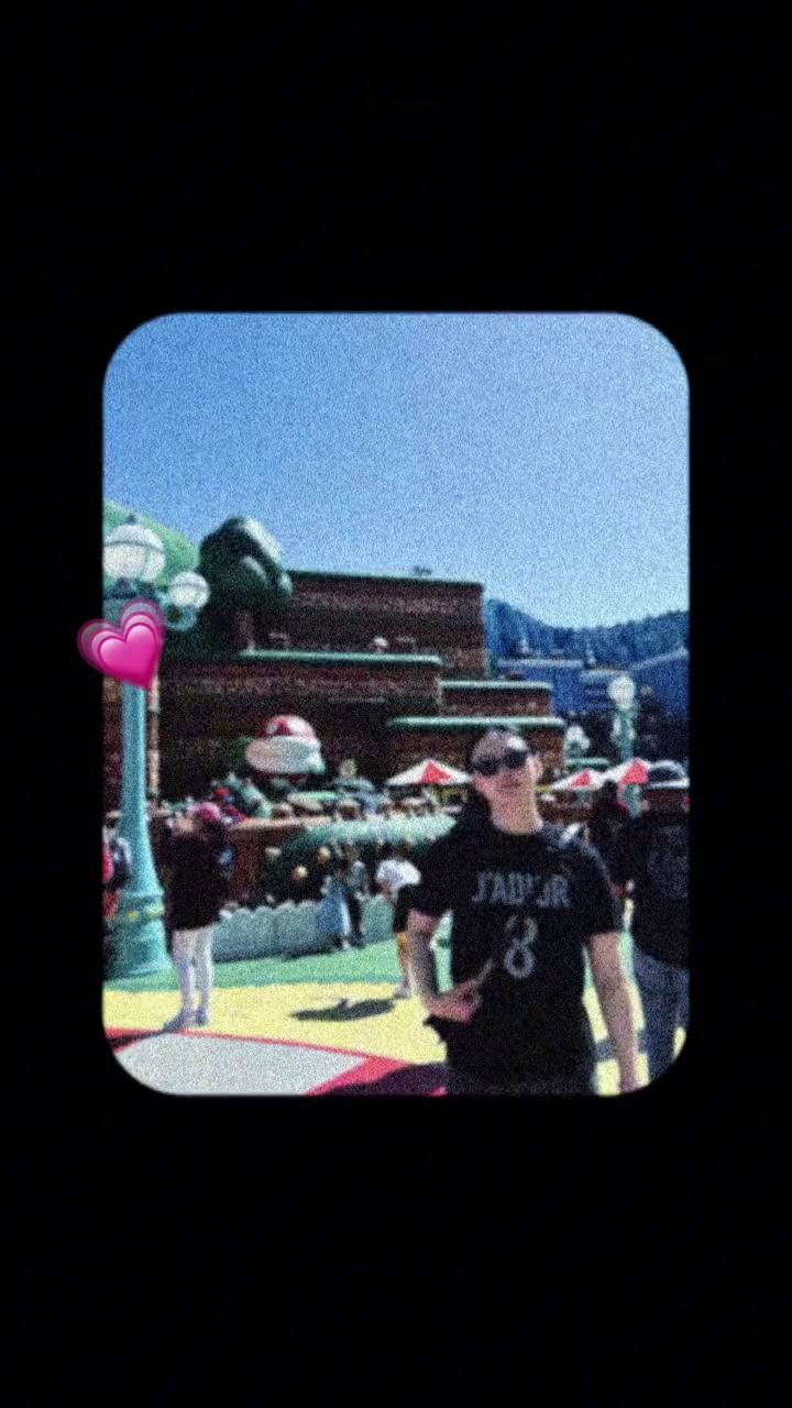 video-poster