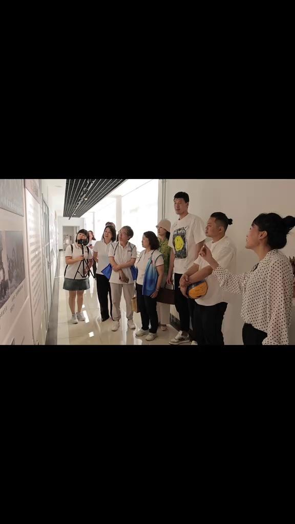 video-poster