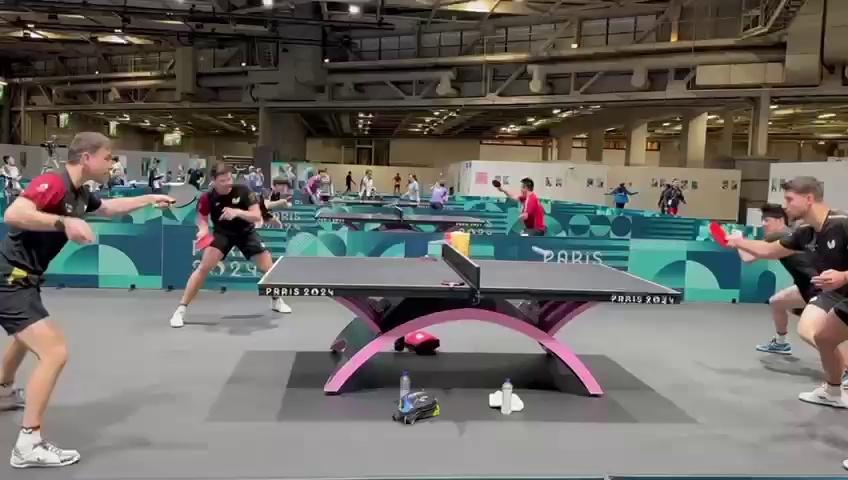 奥恰洛夫社媒晒备战训练视频:请为我们加油鼓劲