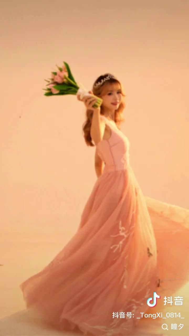 瞳夕祝自己生日快乐