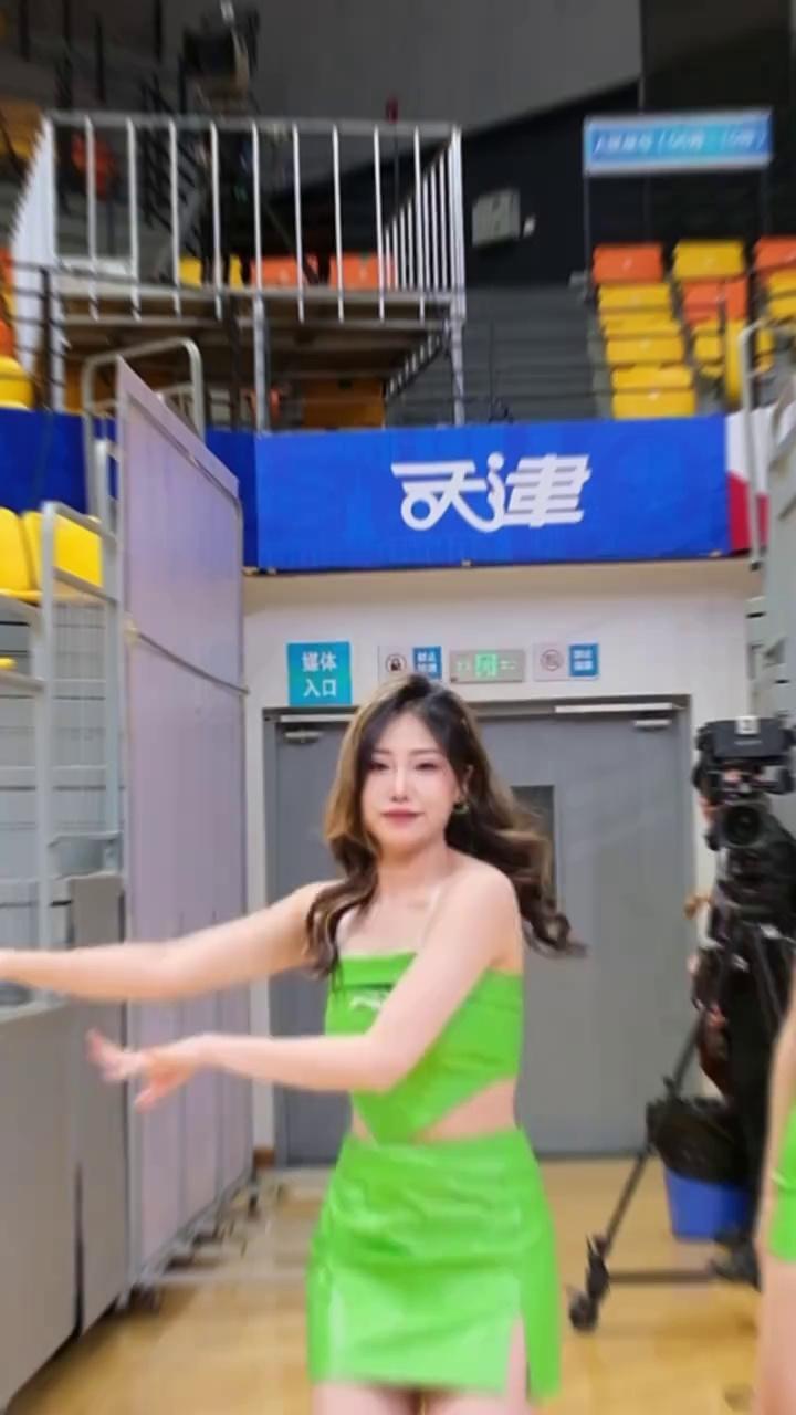 video-poster