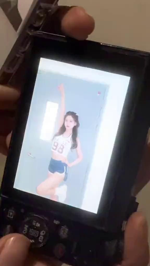video-poster