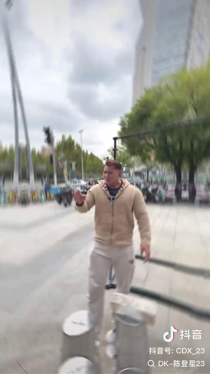 video-poster