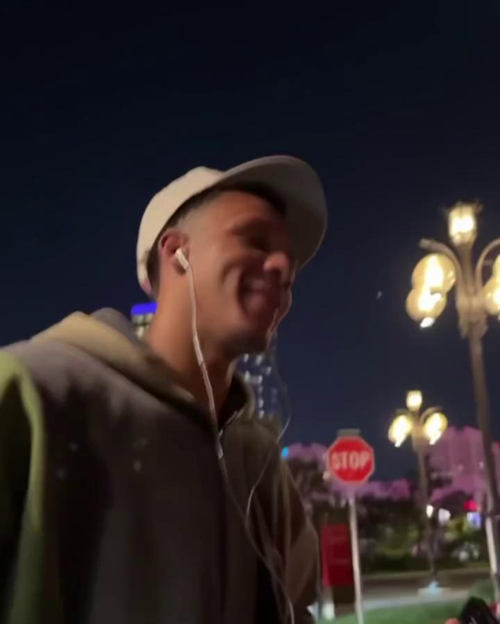 video-poster
