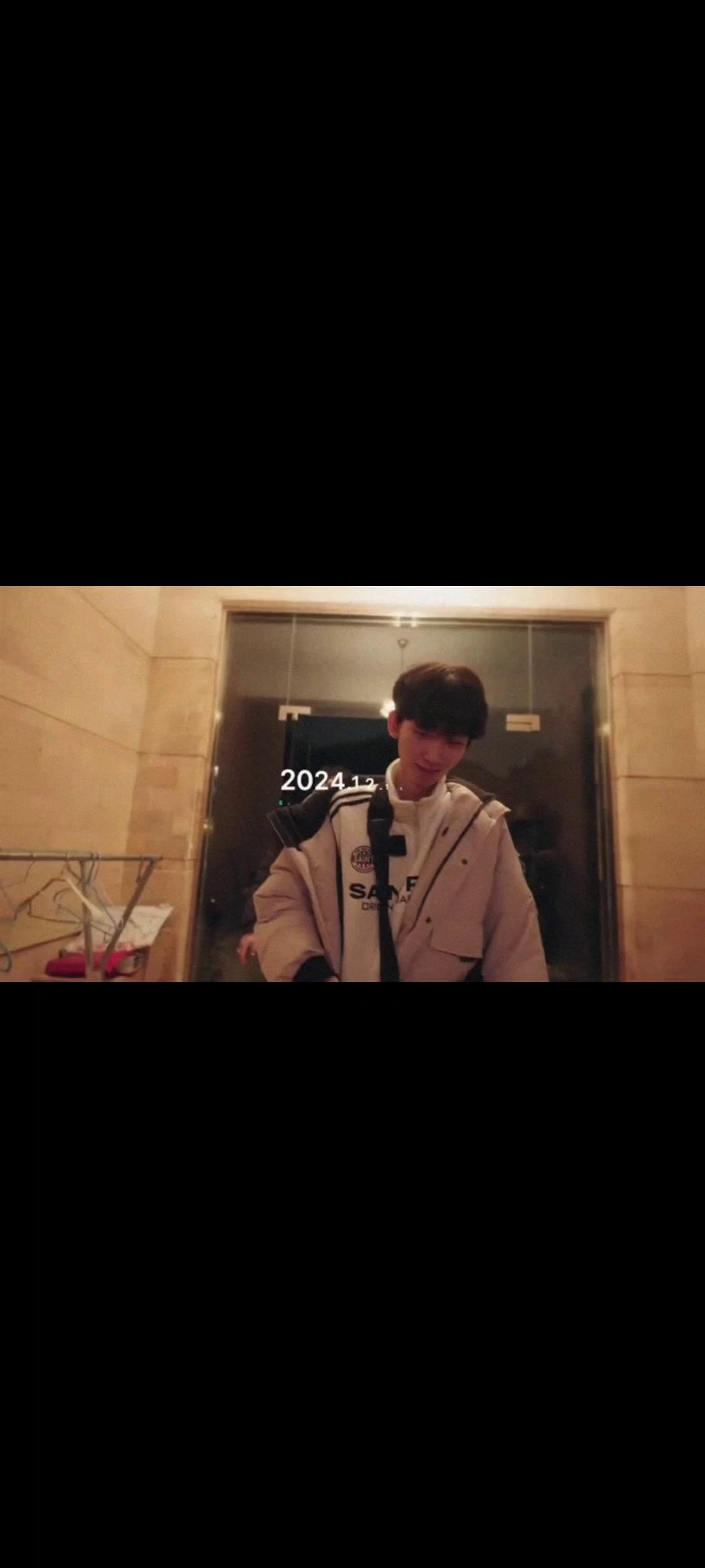 video-poster