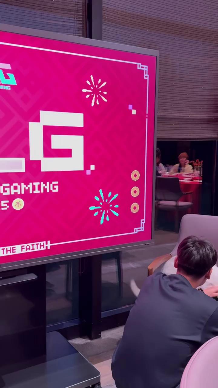 video-poster