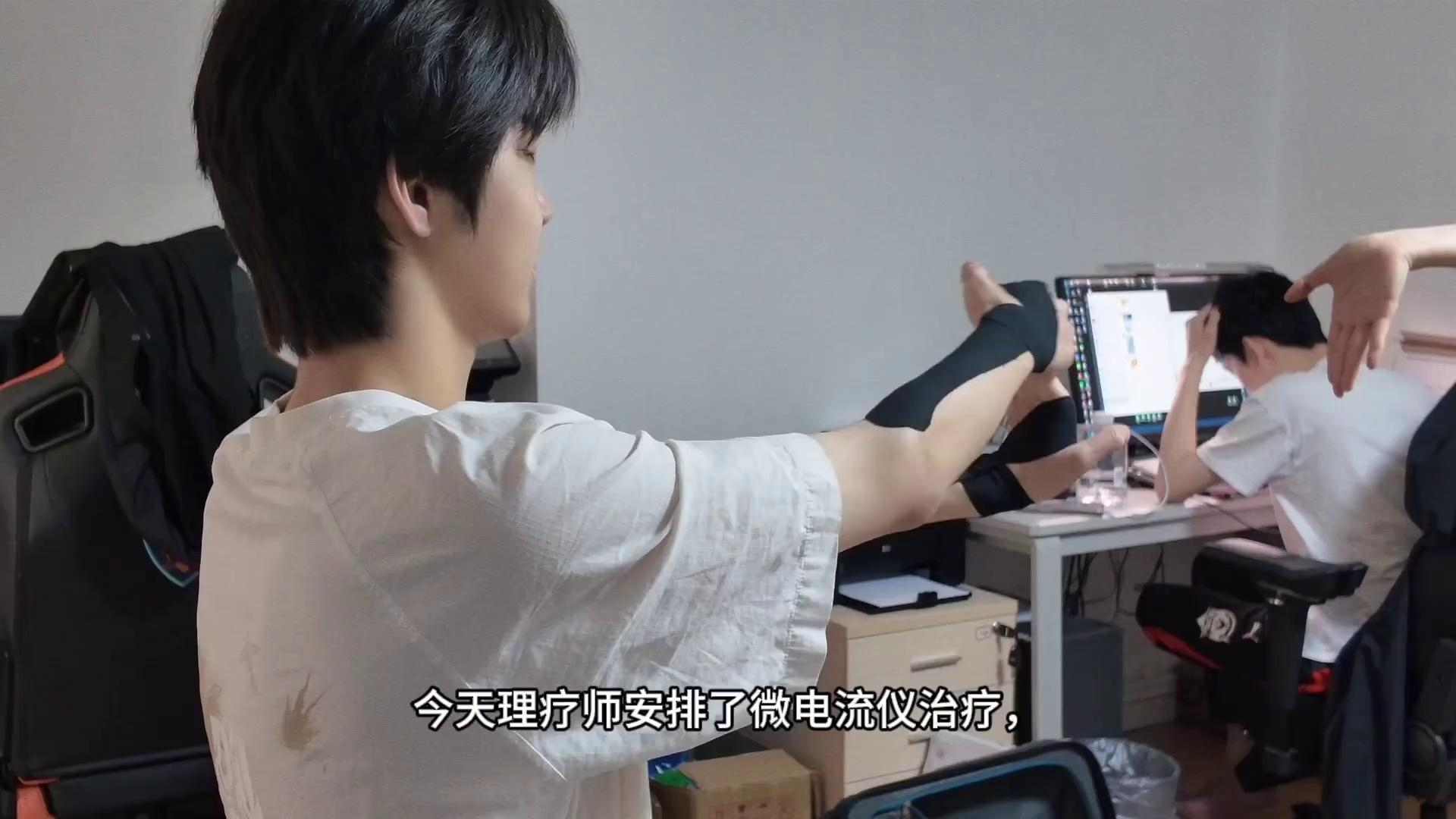 video-poster