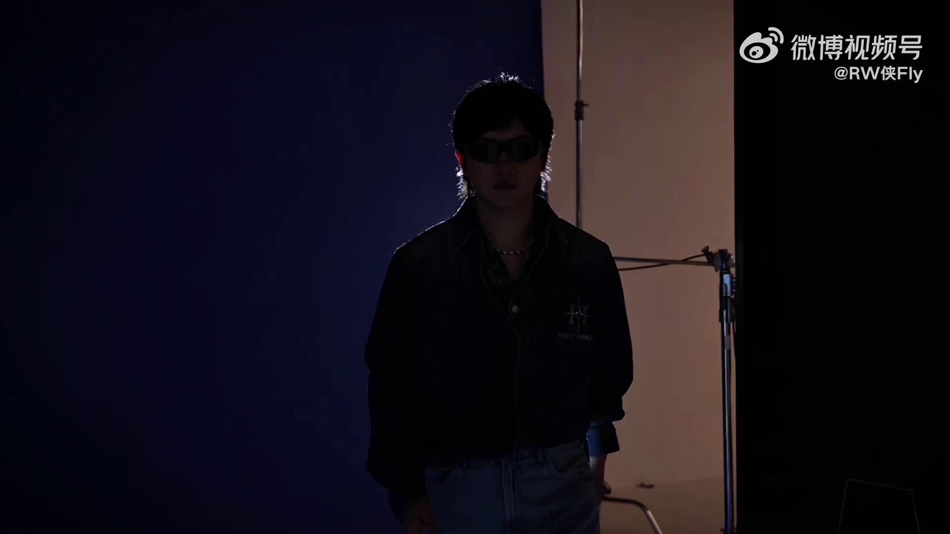 video-poster