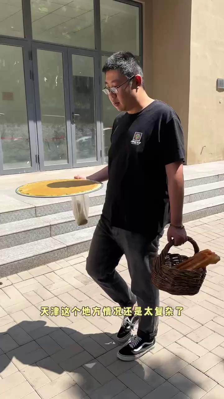 video-poster
