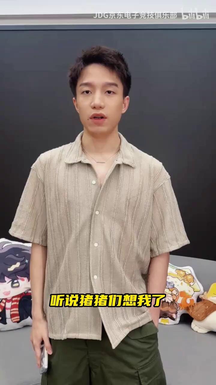 video-poster