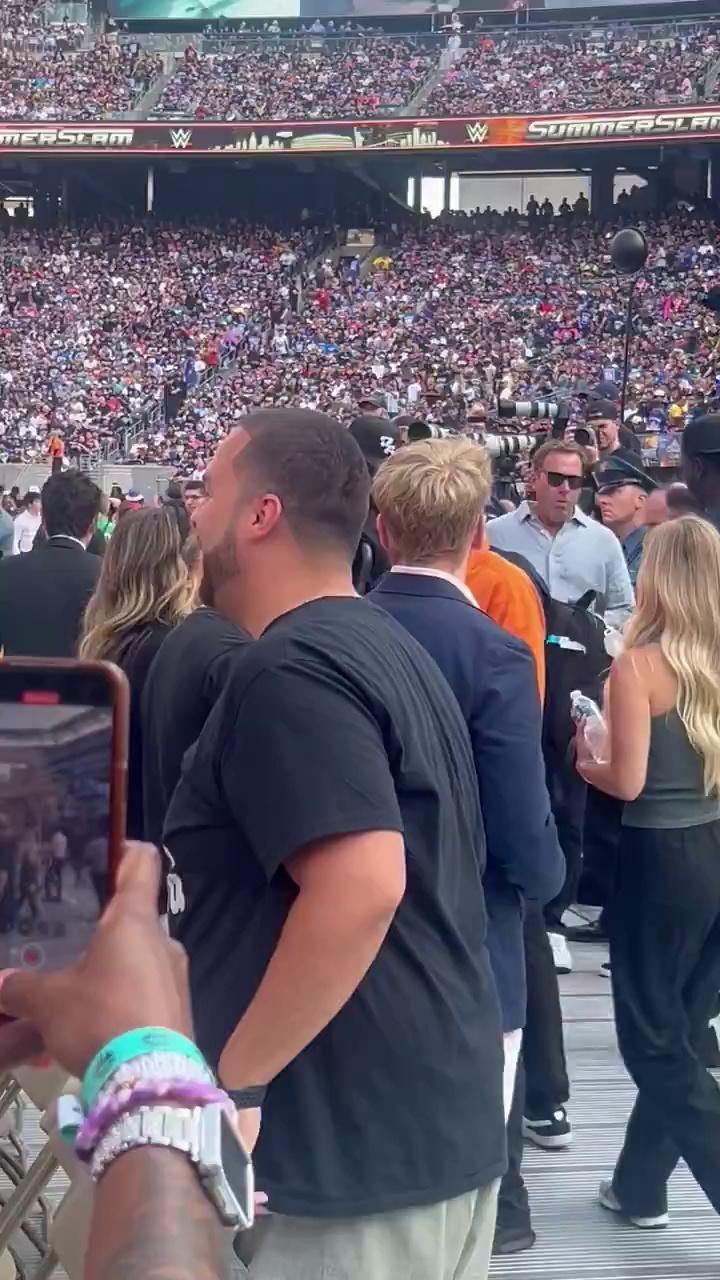 video-poster