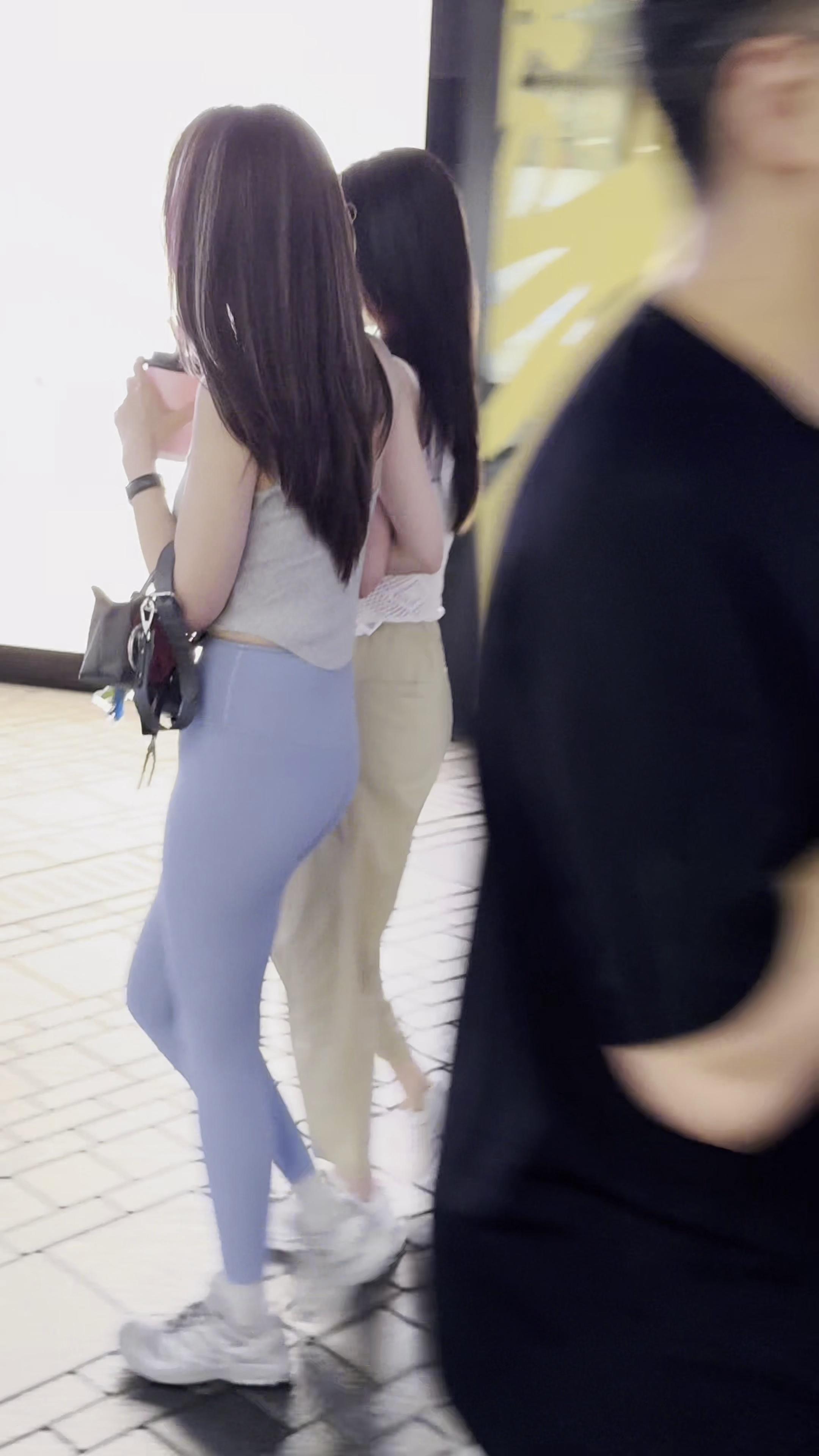 video-poster