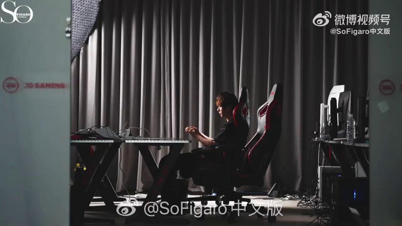 video-poster