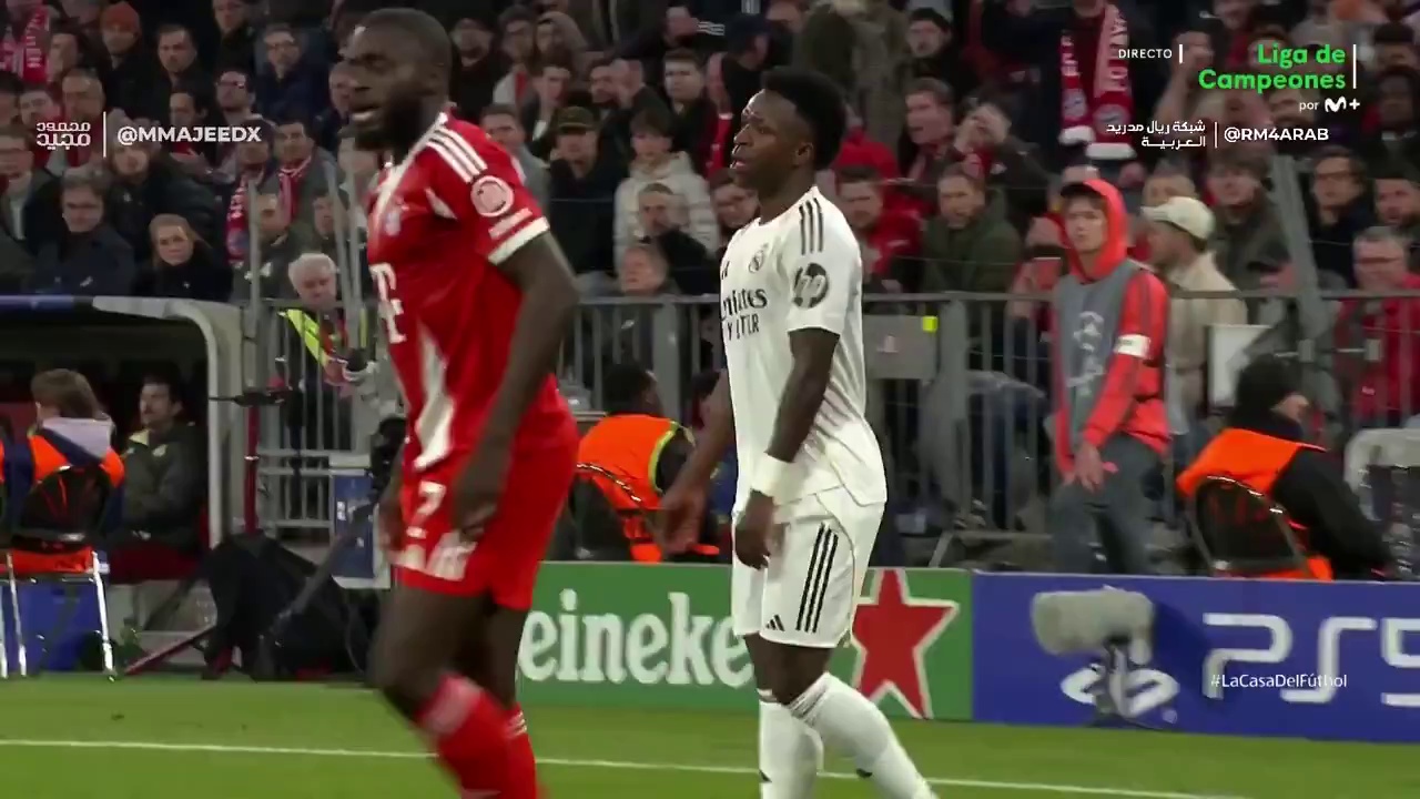 贝林厄姆抱怨维尼修斯未传球，后者：你想怎样？闭嘴吧