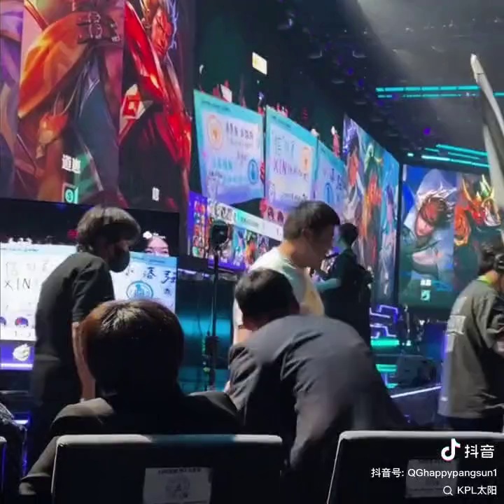 video-poster