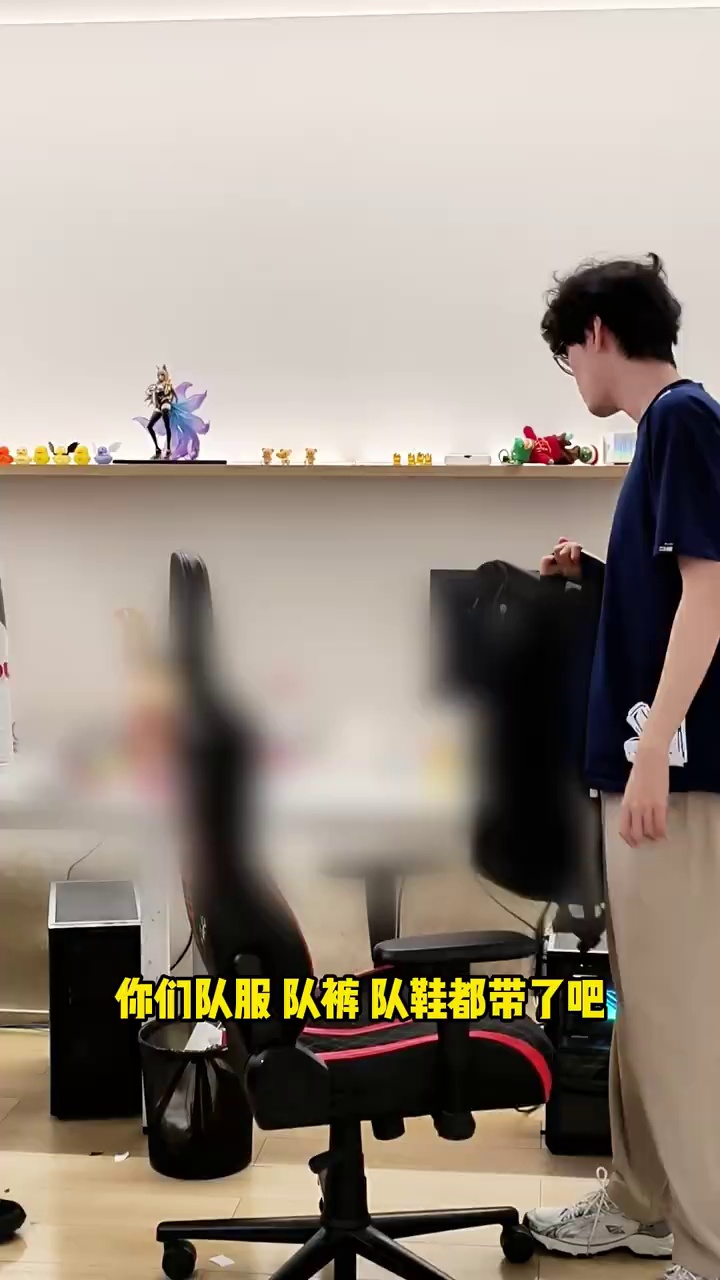 video-poster