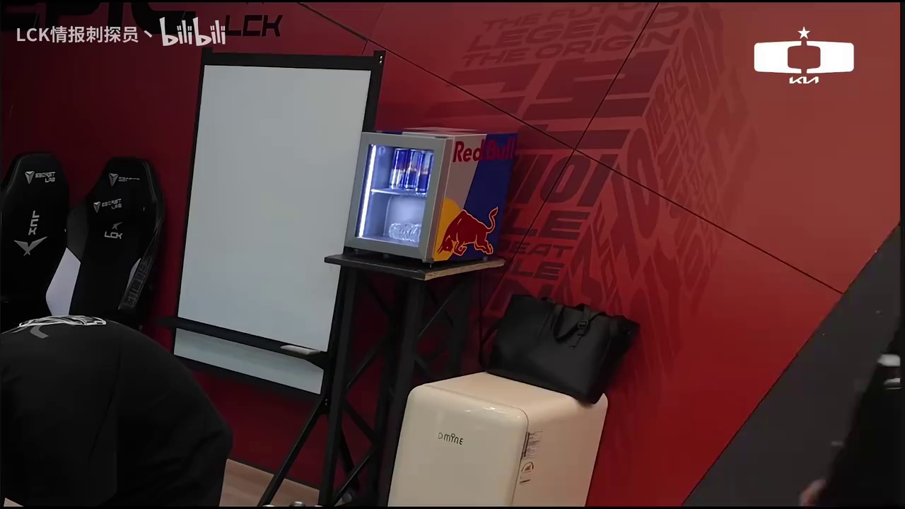 video-poster