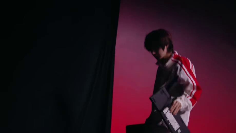 video-poster