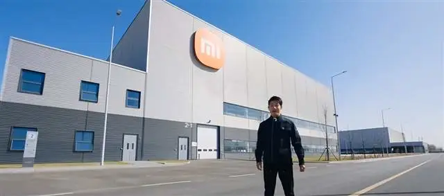 撒贝宁直呼“这是汽车还是火箭”； SU7可联动家充桩支持自动开盖