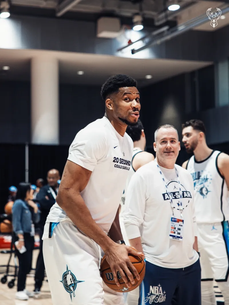 明天籃網客戰76人 拉塞爾因右腳踝扭傷缺席比賽