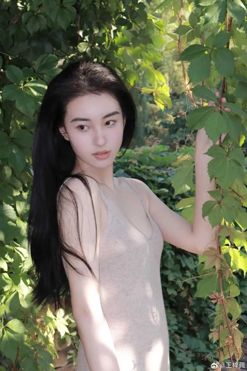 王梓莼（多套写真组图）