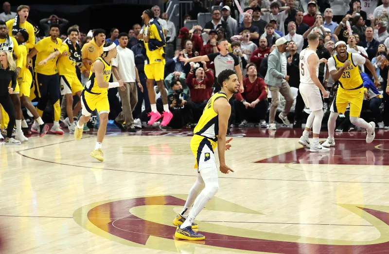 NBA季后赛：连续20分逆转，见证不可思议的奇迹