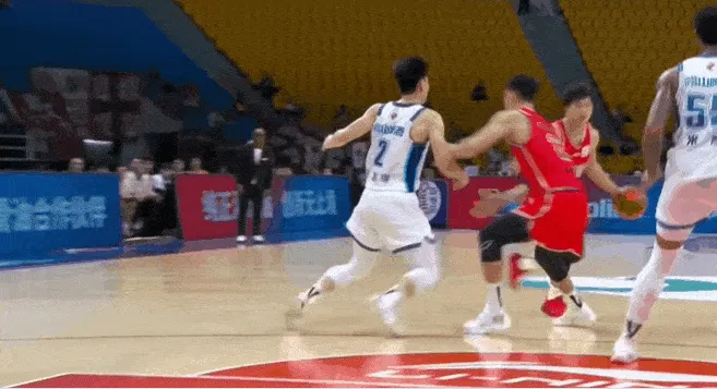 [流言板]名嘴：東契奇能高效投籃命中，同時(shí)也讓隊(duì)友節(jié)奏感很差