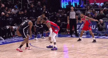 76人同意将哈登交易至快船