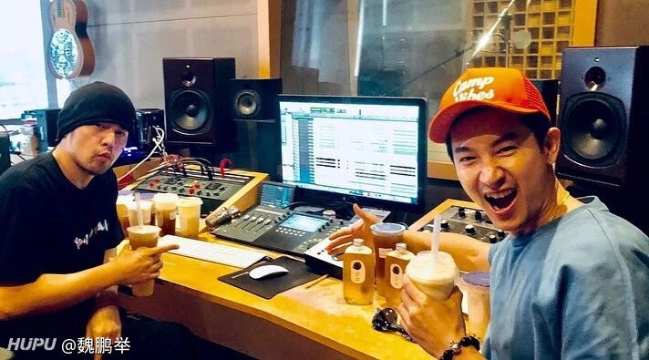 这次周杰伦真的在写歌?