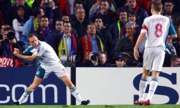 内讧而论,还有球队能比拜仁表现更好么?