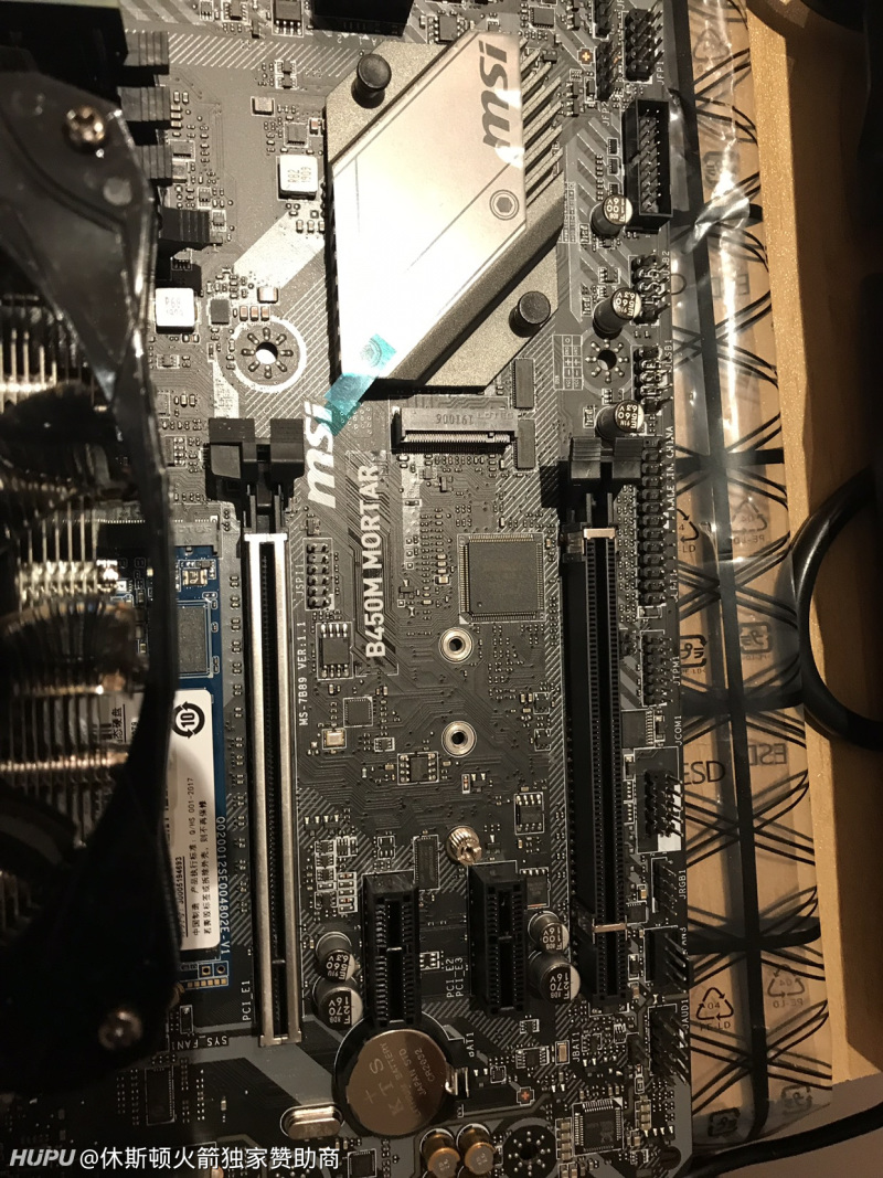 b450m 迫击炮 显卡插槽问题