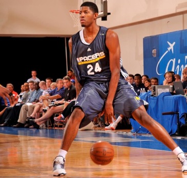 无内鬼,来点保罗乔治高清帅照