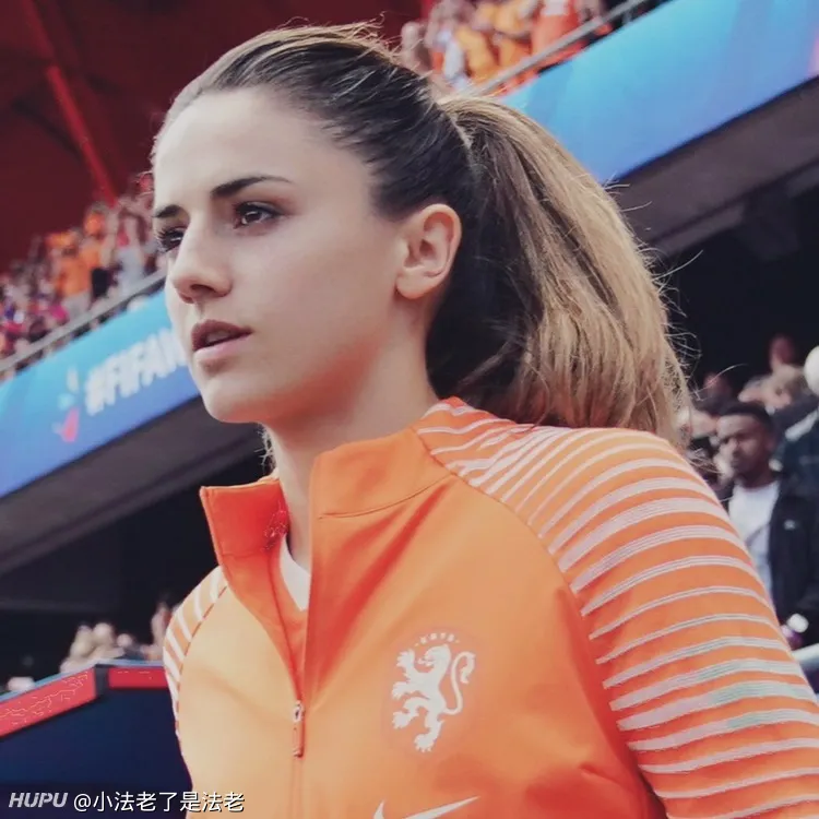 荷兰女足10号范德东克这脚法什么水平转自油管