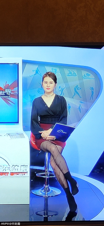 广东体育的女主持条纹黑丝什么水平?太正了