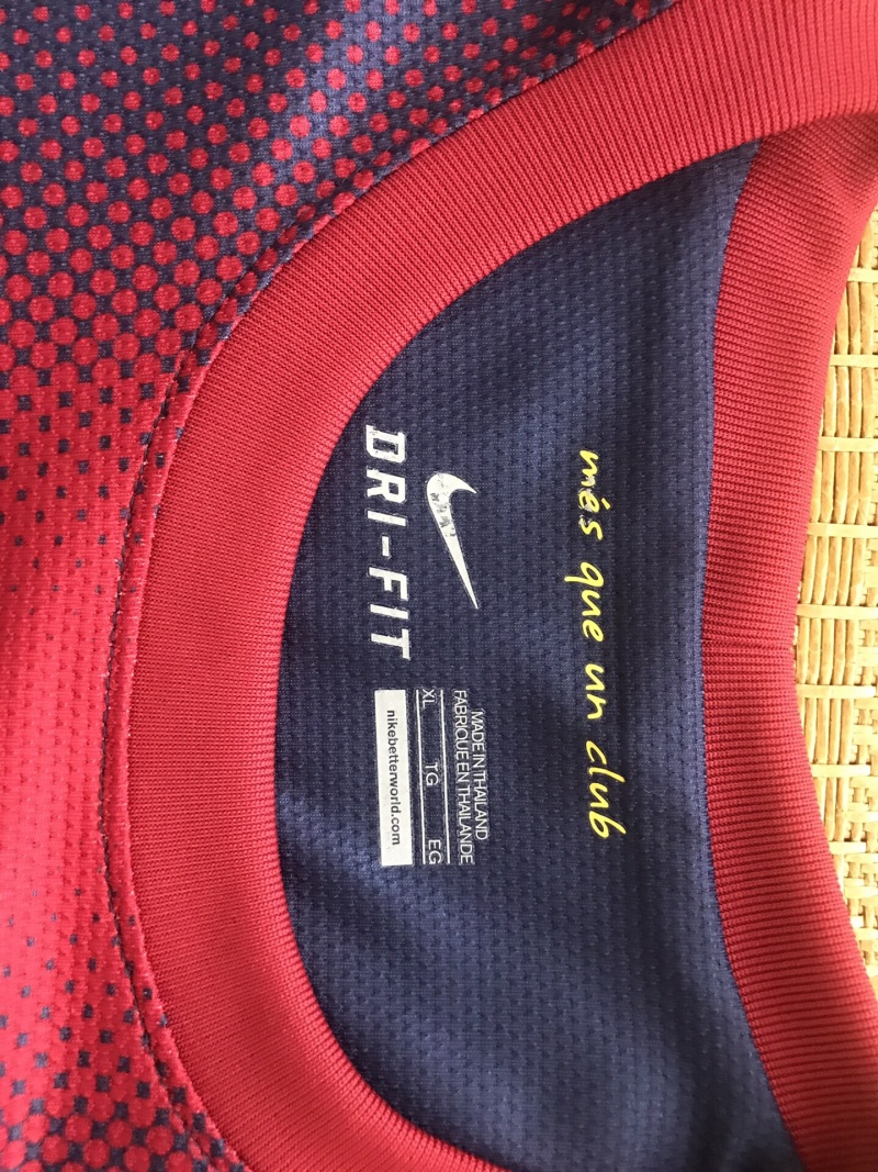 家人们,哪里可以鉴定巴萨的球衣