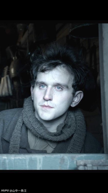 说出来你们不信,哈利波特他表哥,那个死胖子,现在长这样