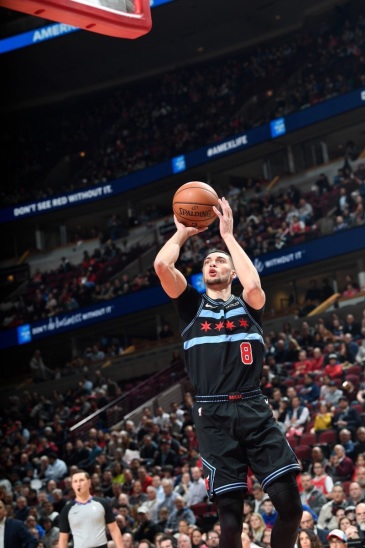 老哥们,求拉文的帅气投篮图