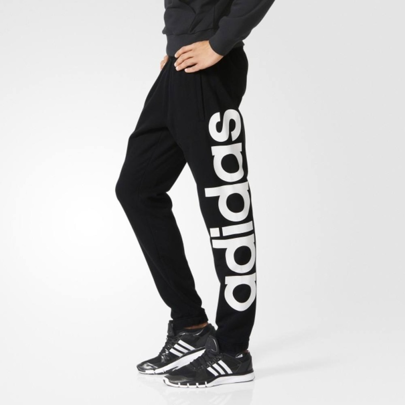 阿迪裤子是三条白杠还是一边大字logo好看?