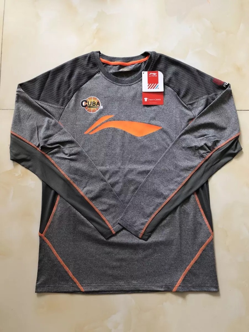 李宁真给cuba出过这款赞助服吗
