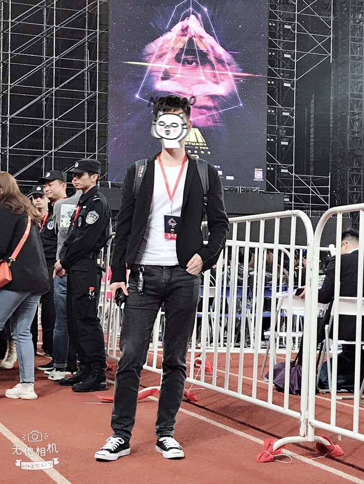 作为演唱会工作人员 工作证被黄牛抢跑了什么水平 虎扑